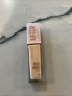 Maybelline Lifter Plump & Glow Liquid Foundation Shade 113